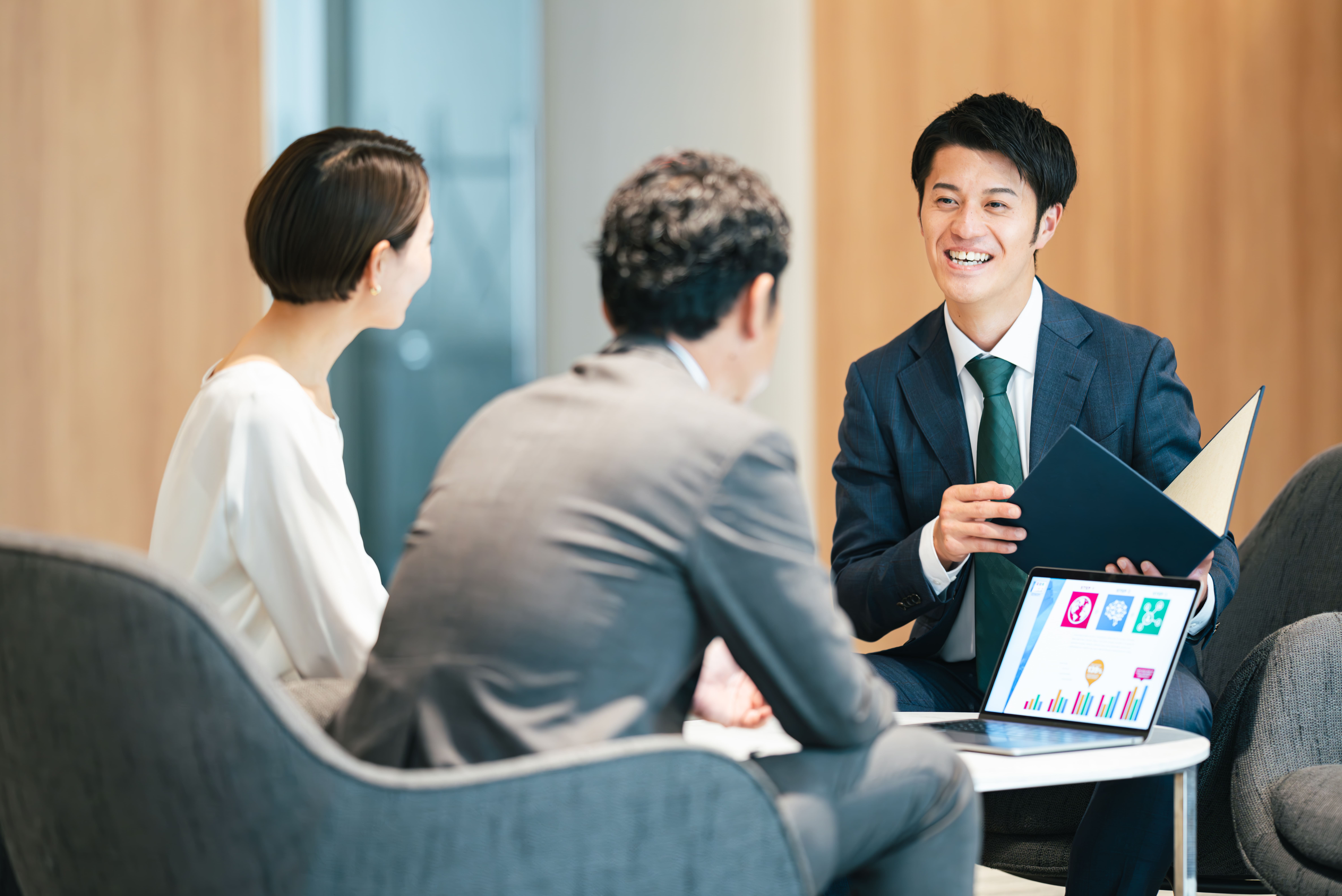 新しい調達・在庫管理サービスの概要や活用事例をわかりやすくまとめた無料ダウンロード資料